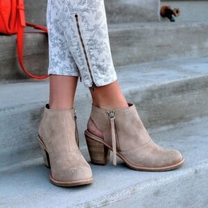 Dolce Vita Jentry Boho Beige Open Back Side Zip Tassel Ankle Boots Booties 9.5